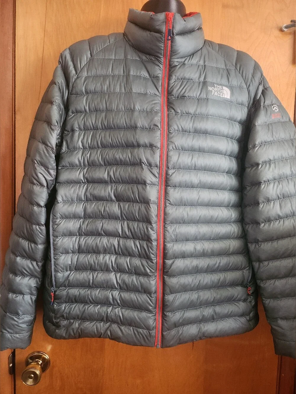 The North Face Summit Series Men's Gray Puffer Jacket Size XL